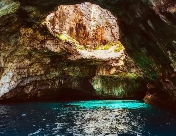 Los Tres Ojos Lakes: Natural Beauty Carved By Time